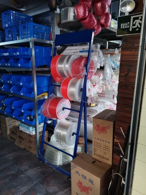 50kg/de Plankenstaal 4 van de Laag Kleinhandelsvertoning het Rek van de de Rolvertoning van de Rijenkabel